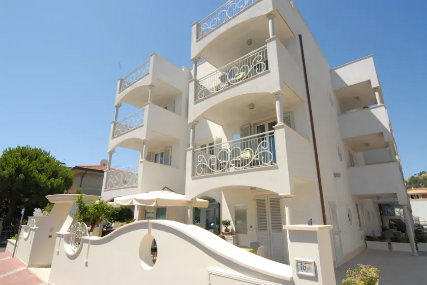 Residence Costa Smeralda - Image 1