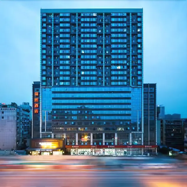 Cozy City Hotel - Image 1