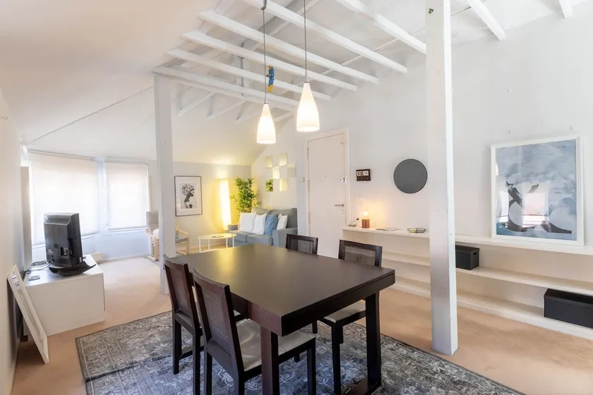 AREETA COZY apartment with parking by Aston Rentals - Image 1