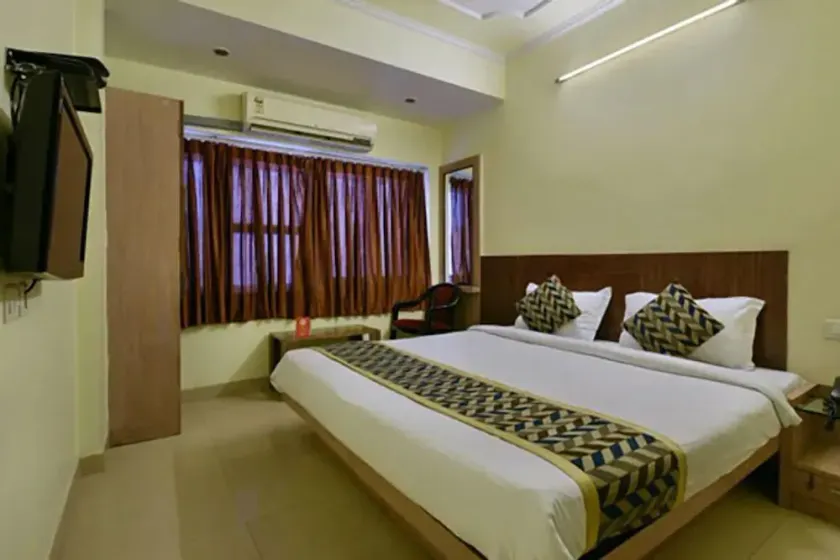 Hotel Radha Palace - Image 1