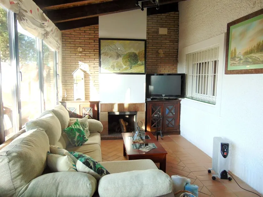 House With 4 Bedrooms in Sanlúcar la Mayor, With Enclosed Garden and Wifi - Image 1