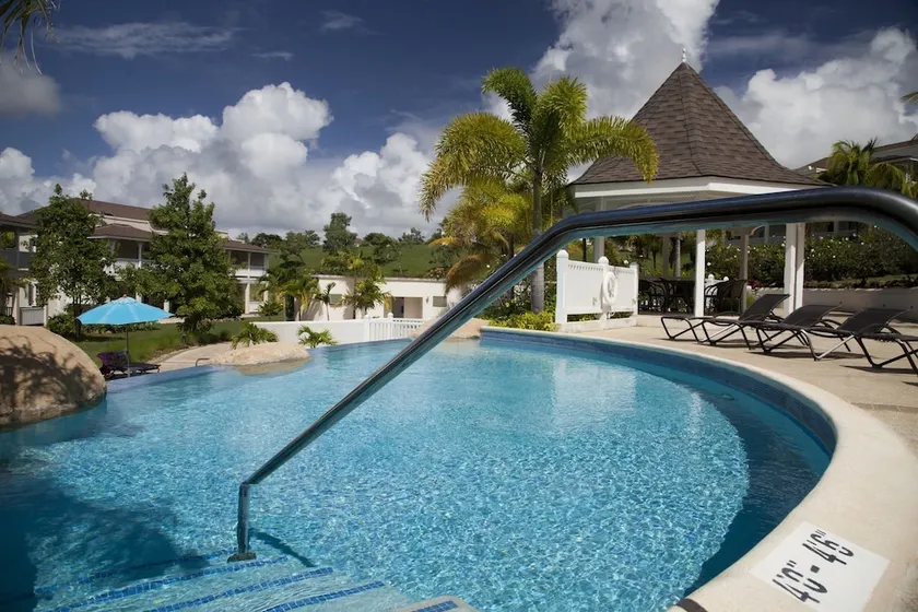 Serenity Villas - Image 1