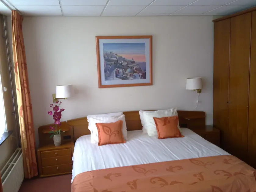 Steyn Hotel & Apartments - Image 1