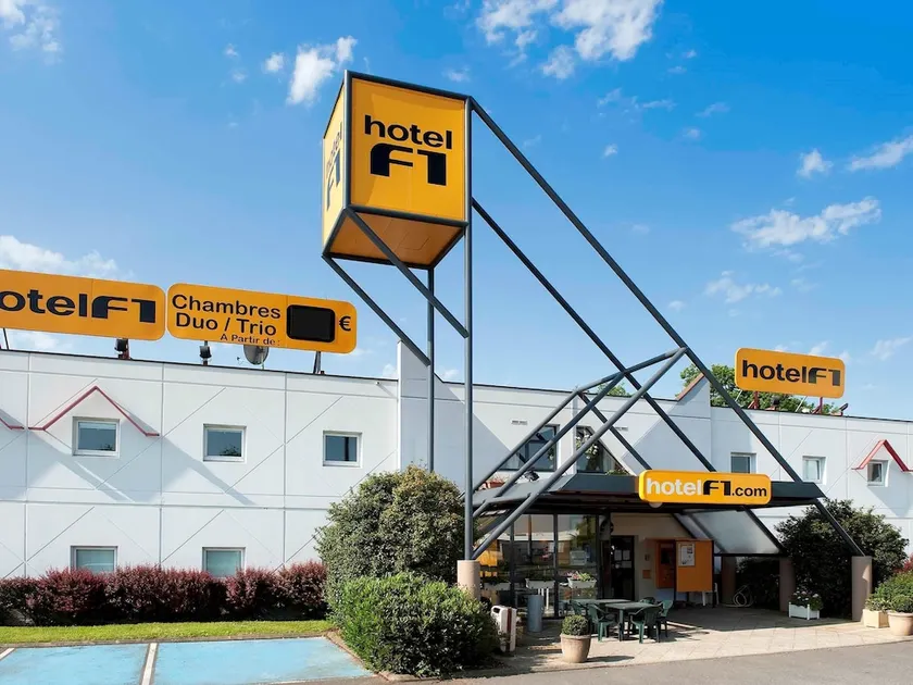 hotelF1 Lille Sud - Centre Commercial Douai Flers - Image 1