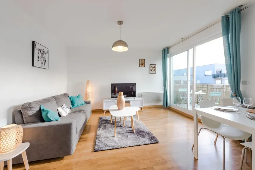 Crystal Apartment - Disneyland and Paris - Image 1