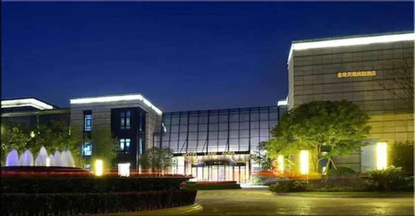 Shanghai Hotel Lane Aura - Image 1