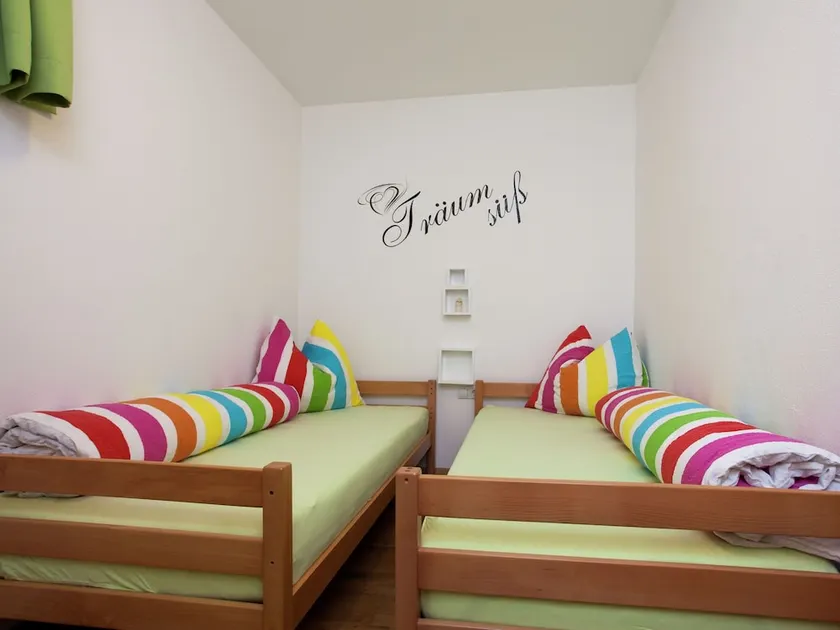 Gorgeous Apartment in Uderns With Parking - Image 1