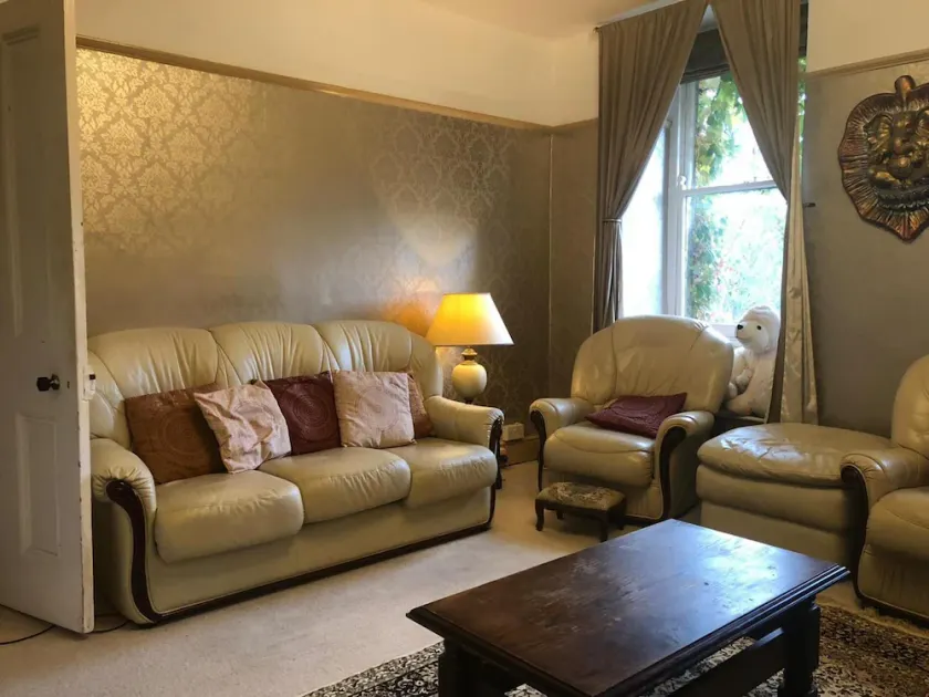 Beautiful 2BD Flat Outstanding Views Near Bath - Image 1