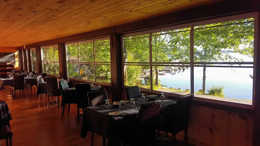 Oakview Lodge & Marina - Image 1