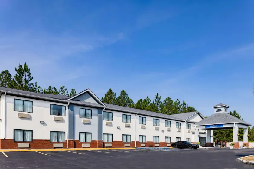 Baymont Inn & Suites Jesup - Image 1