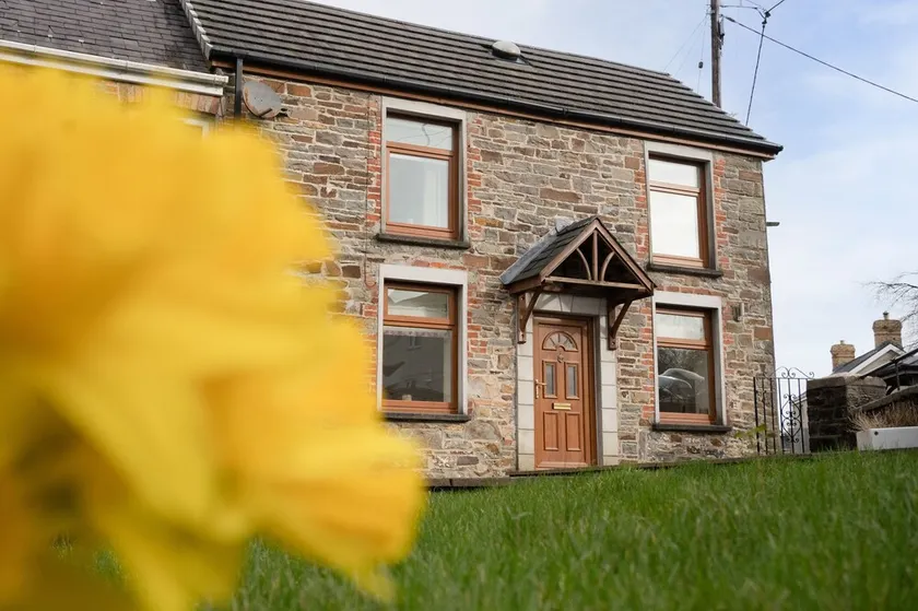 Lovely 3-bed Cottage in the Quiet Hamlet of Horeb - Image 1