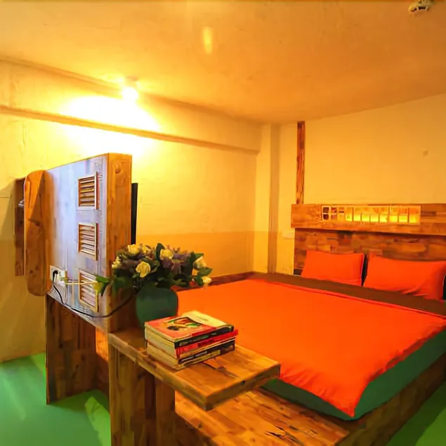 Yalong Bay Yuan Fang Zai Tian Bian Boutique Inn - Image 1