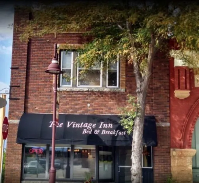 The Vintage Inn Bed and Breakfast - Image 1