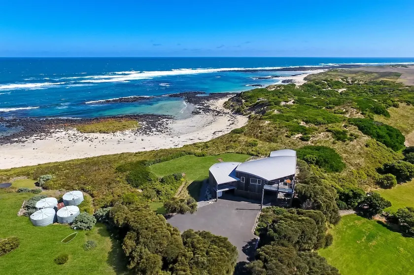 Hearn's Beach House - Image 1