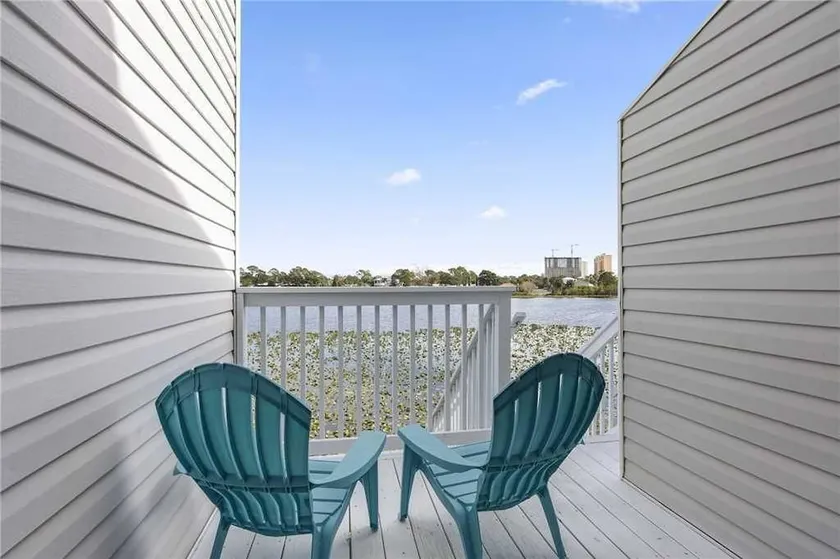 Waterfront Townhome with Shared Pool Central AC Free WiFi - Snowbird-Friendly - Image 1