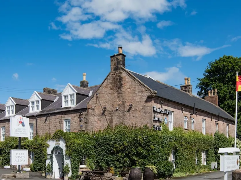 Tankerville Arms Hotel - Image 1