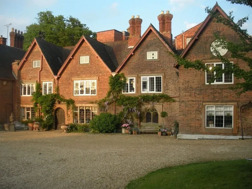 The Old Hall Bed & Breakfast - Image 1