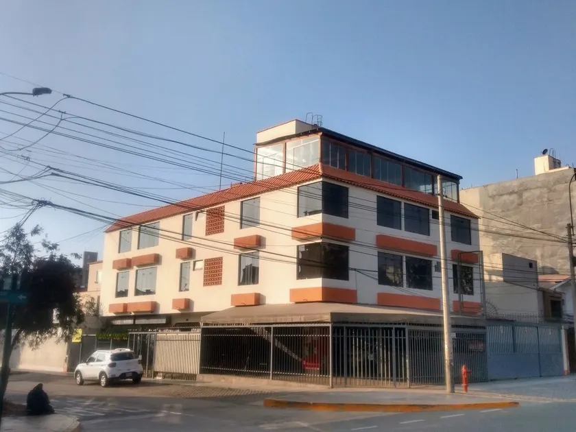 Lima Backpackers - Image 1