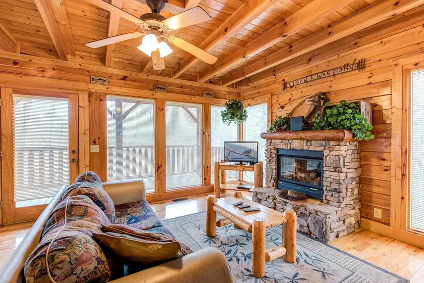 Secret Romance, 2 Bedrooms, Sleeps 8, Pool Table, Hot Tub, Arcade - Image 1