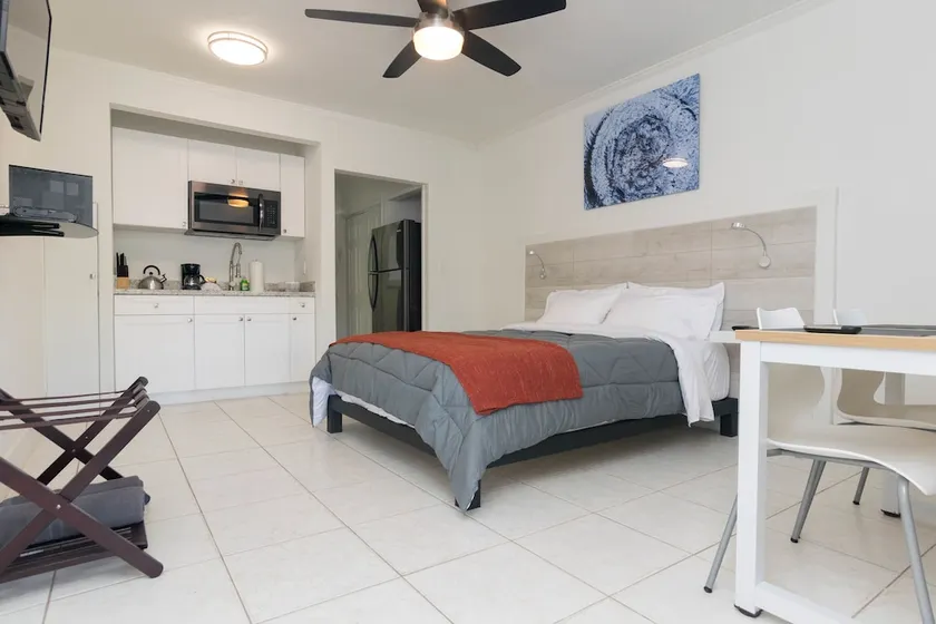 Costa Este Deerfield Beach - Image 1