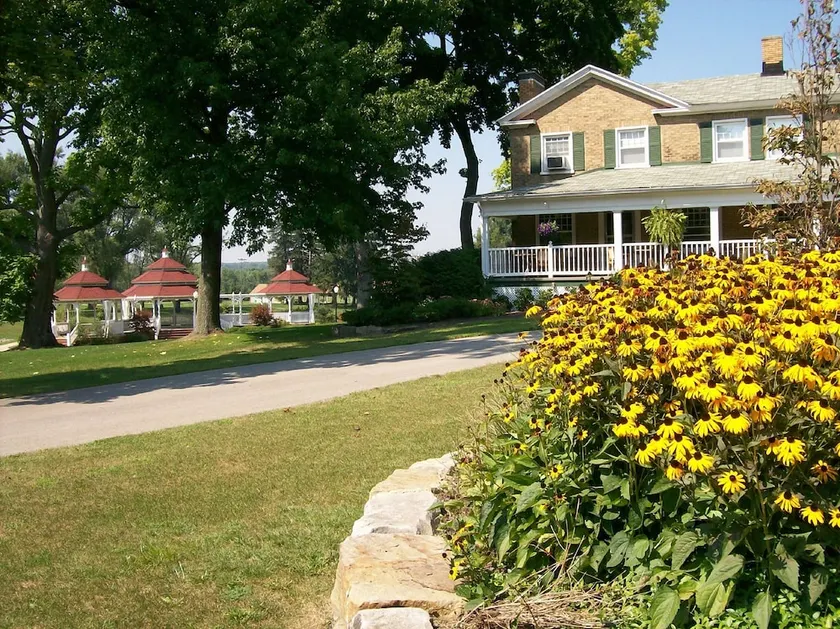 Julia's Bed & Breakfast - Image 1