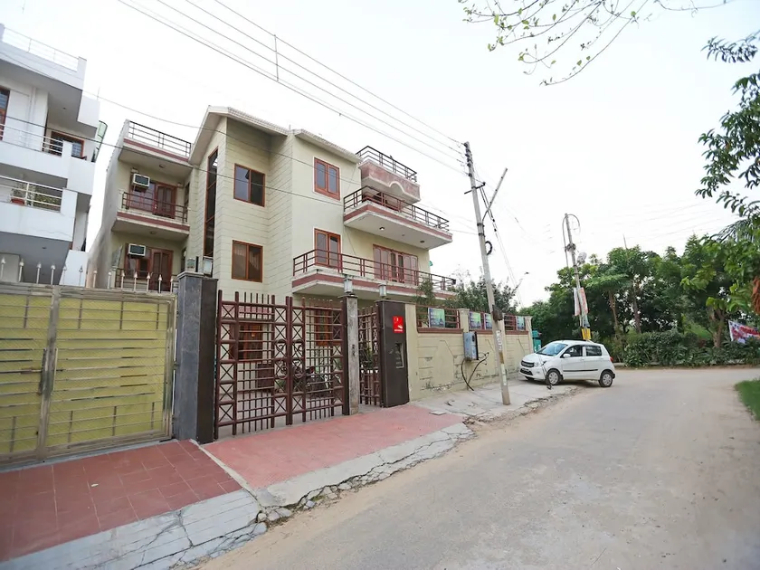 Green Residency By OYO Rooms - Image 1