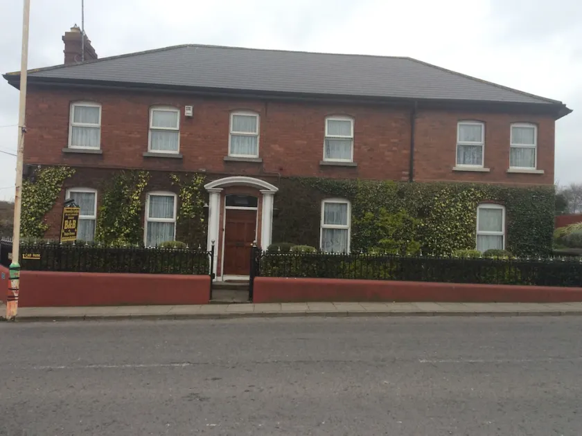 Roseville Lodge B&B - Image 1