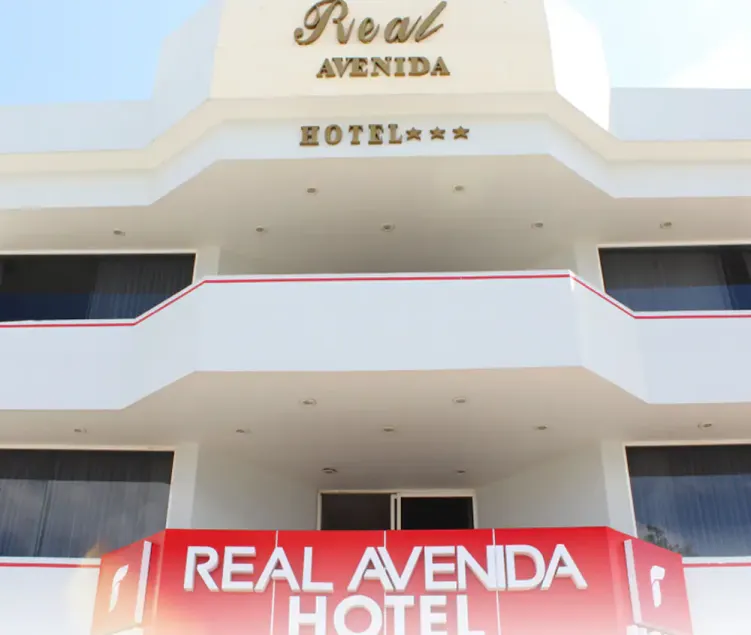 Real Avenida Hotel - Image 1