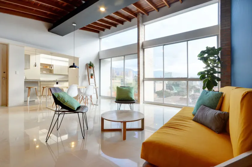 Manila House - Image 1