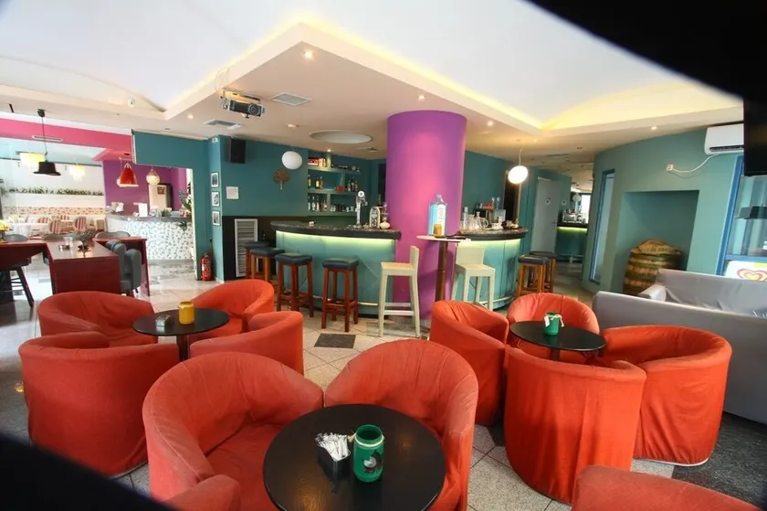 CENTRAL HOTEL - Image 1