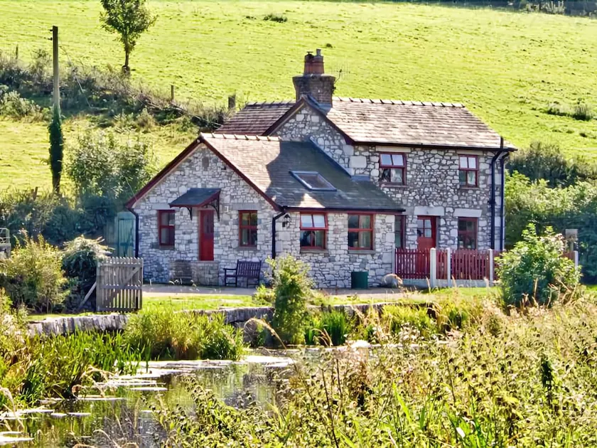 Wharf Cottage - Image 1