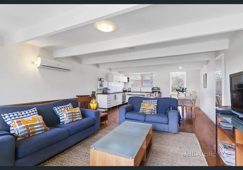 Bayside St Johns Close - Image 1