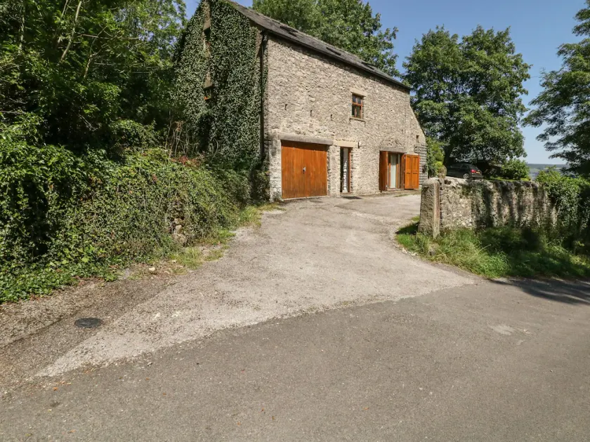 The Barn at Smalldale Hall - Image 1