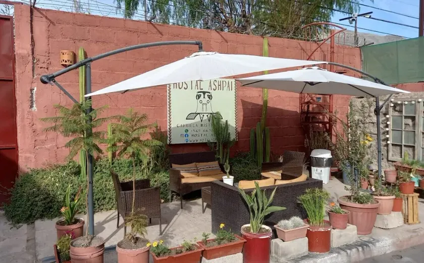 Hostal Ashpai - Image 1