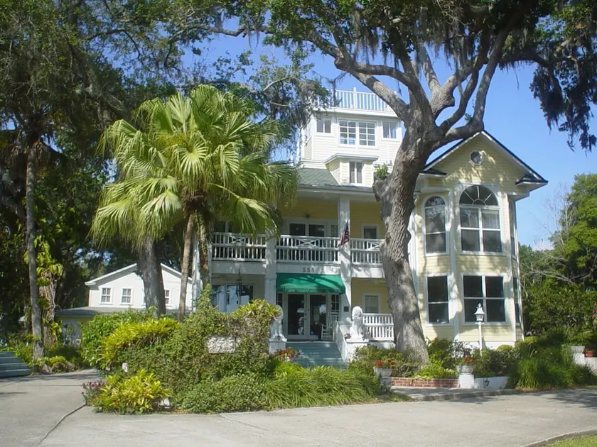 River Lily Inn Bed and Breakfast - Image 1