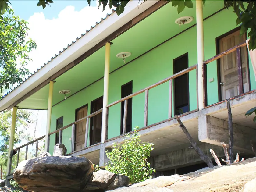 Lungearn Guesthouse - Image 1