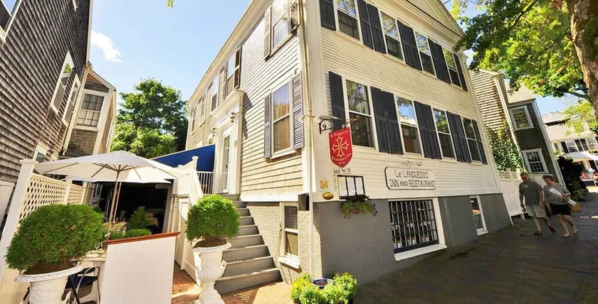 Languedoc Inn & 3 Hussey St Guest House - Image 1