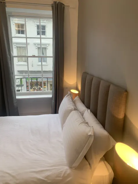 Hotel 17 - Image 1