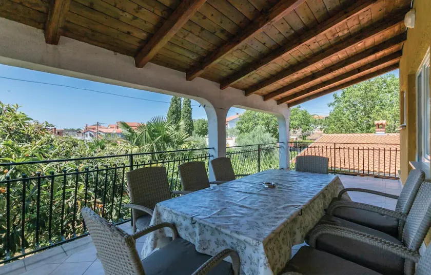 Apartment in Rovinjsko Selo for 8 people with 4 rooms Ref. 575396 - Image 1