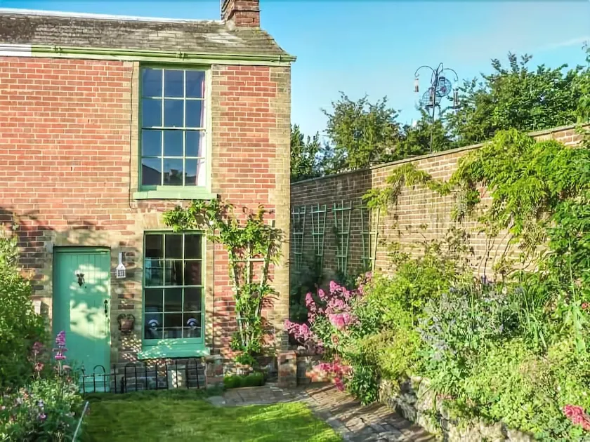 Sage Cottage - Image 1