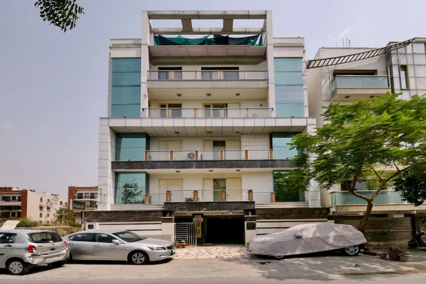 Hotel Manzil by OYO Rooms - Image 1