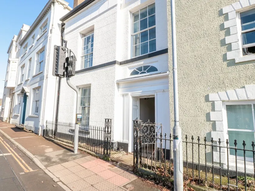 7 Monk Street - Image 1
