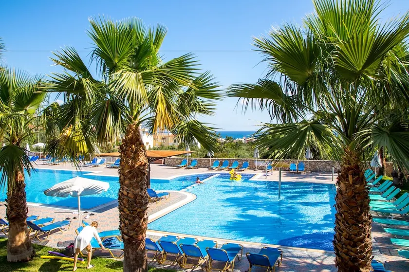 LANGLEY RESORT ALMIRIDA BAY - Image 1