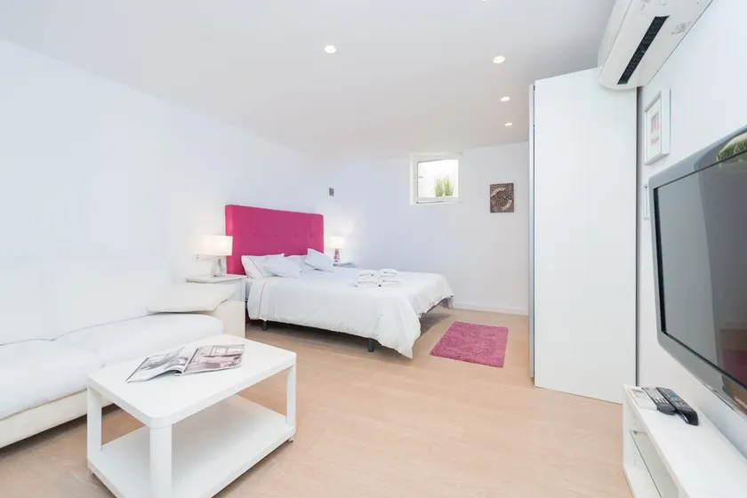 CAN Isidro - Image 1