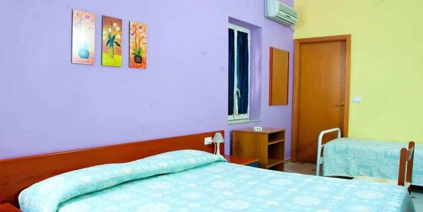 Bed And Breakfast Blu Bar - Image 1