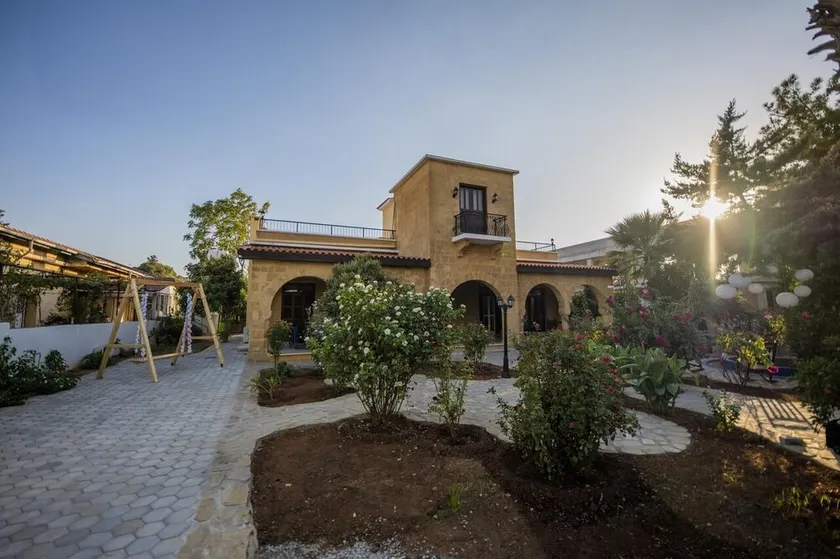 Nicosia Taskonak Hotel & Restaurant - Image 1