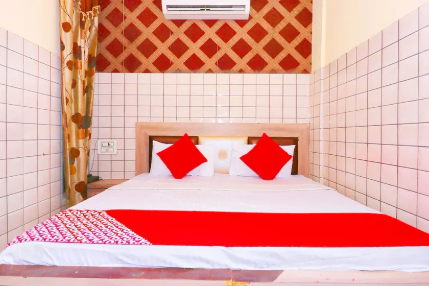 Hotel The Great by OYO Rooms - Image 1