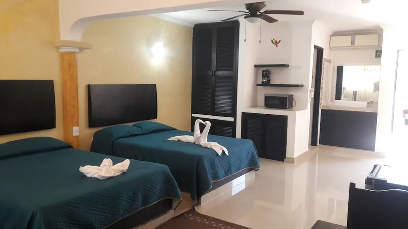 Hotel Azteca - Image 1
