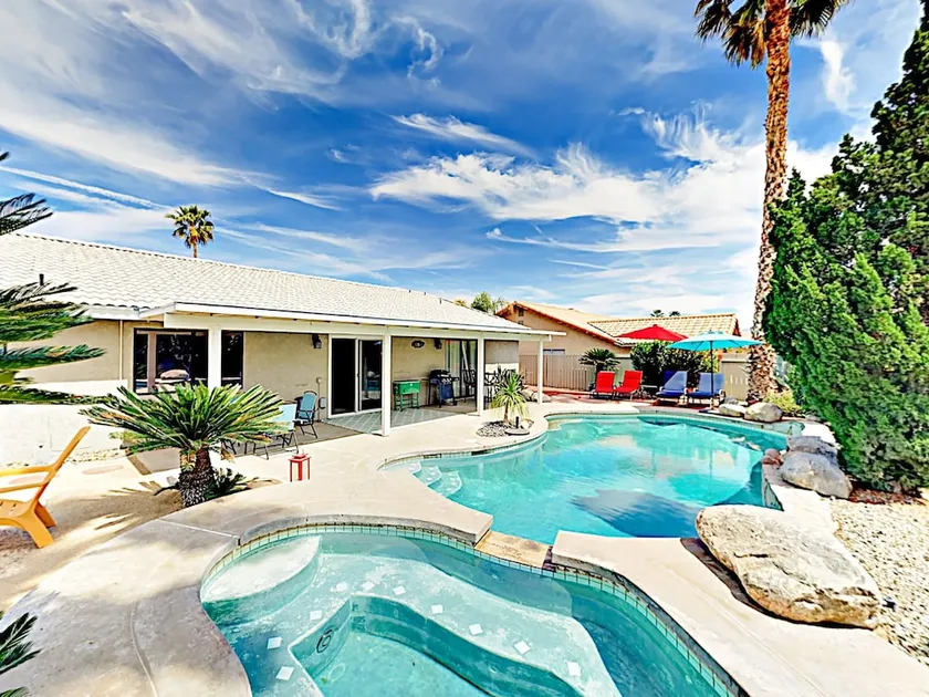 Cathedral City Contemporary 3br W/ Pool, Jacuzzi & Game Room 3 Bedroom Home - Image 1