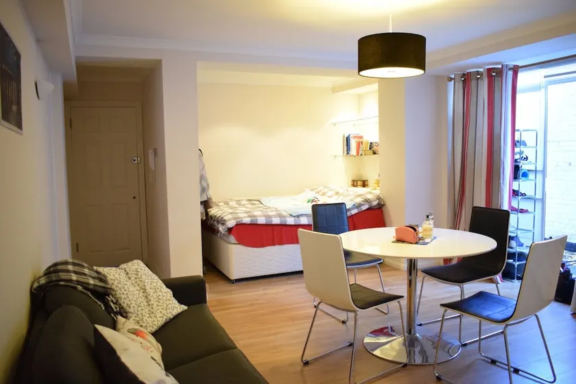 Central Studio Flat Opposite Regent's Park - Image 1
